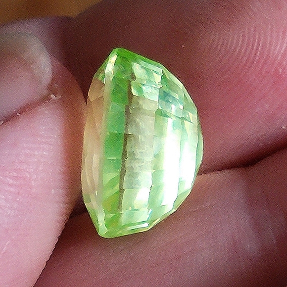 Natural Prehnite Oval Cut Loose Gemstone 15.70ct 15x12mmx9mm - Picture 3 of 11